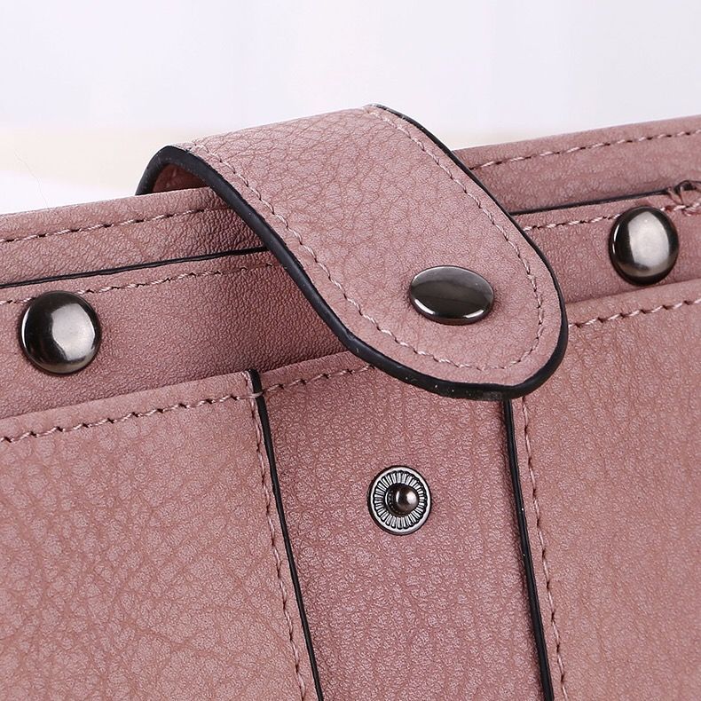 Women's Korean Style Fashionable Rivet Personalized Retro Ladies Wallets