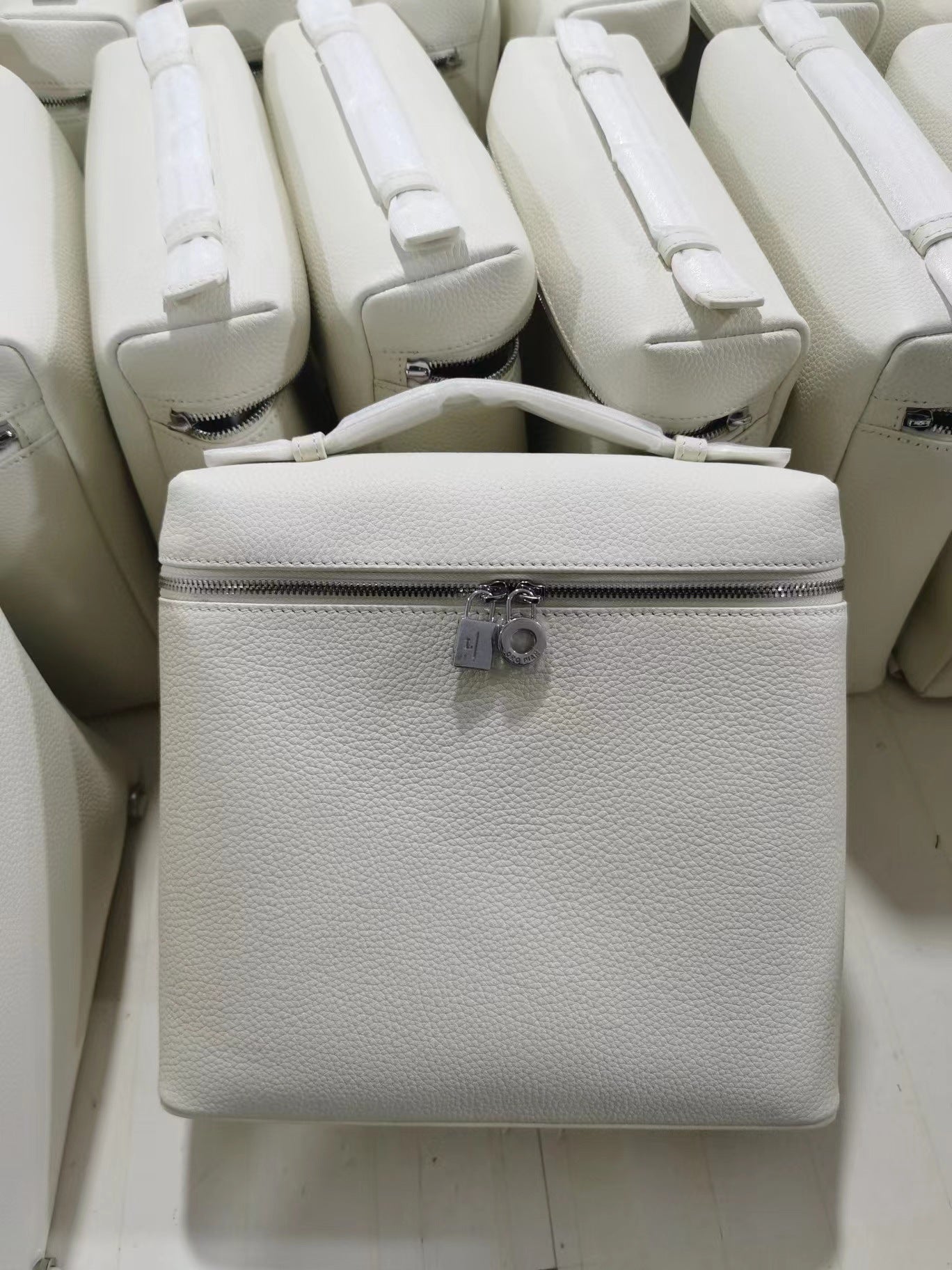 Beaux sacs à dos simples portables en cuir véritable de qualité supérieure