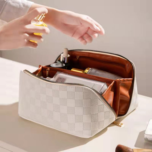 Rangement en grille d'échiquier pour femmes transportant des sacs à cosmétiques de grande capacité