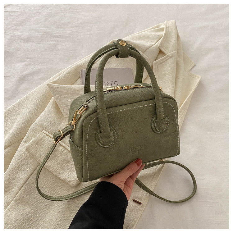 Women's Retro Minority Portable Commuter Spring Fashion Shoulder Bags