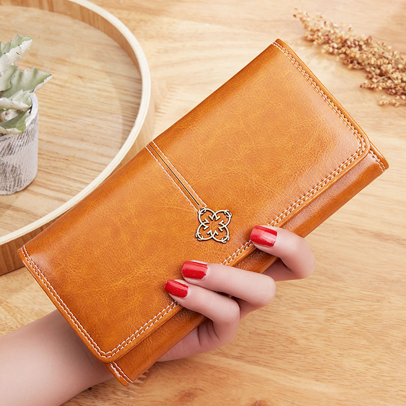 Female Long Retro Oil Waxed Leather Ladies Wallets