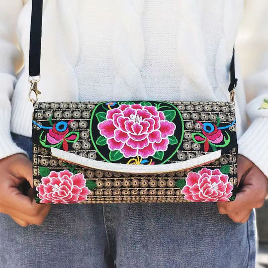 Women's Ethnic Style Embroidered Embroidery Retro Simple Crossbody Bags