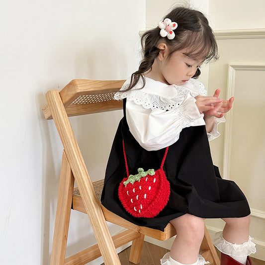 Children's Cute Strawberry Woolen Yarn Hand-woven Knitted Children's Shoulder Bags