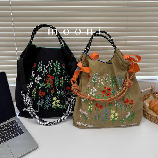 Round Upper Body Flowers Plants Embroidery Handbags