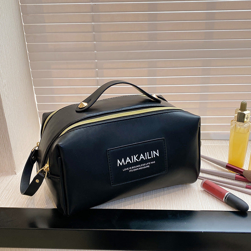 Portable Clutch Large Capacity Good-looking Wash Bags