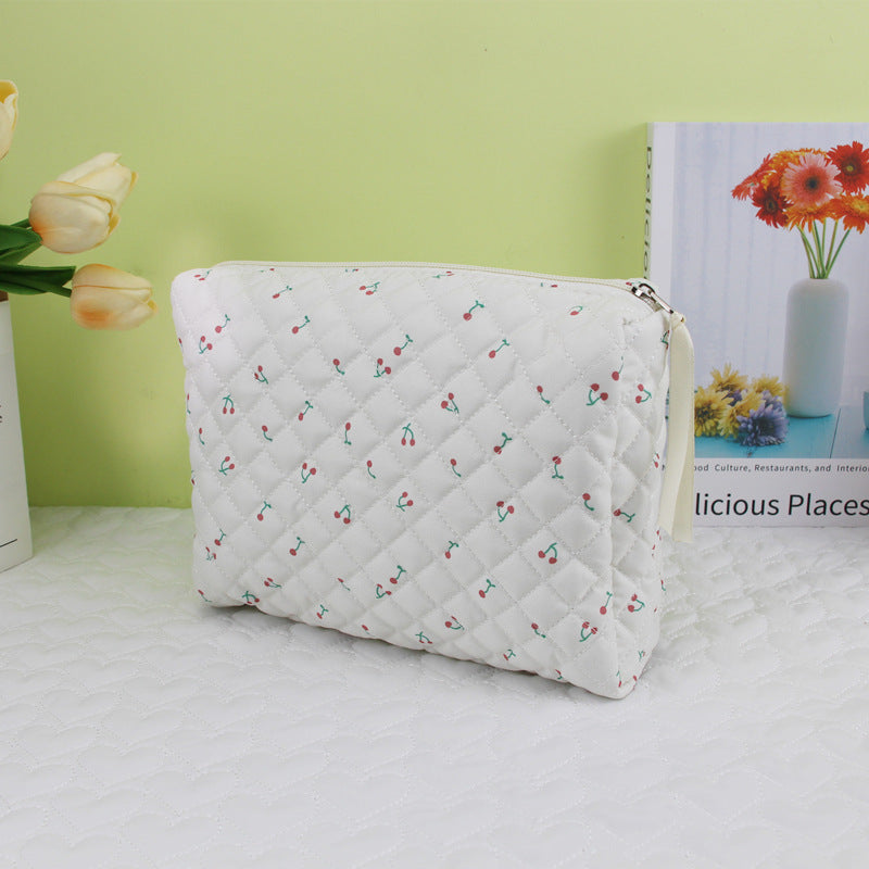 Cute Style Large Capacity Printed Quilted Cosmetic Bags