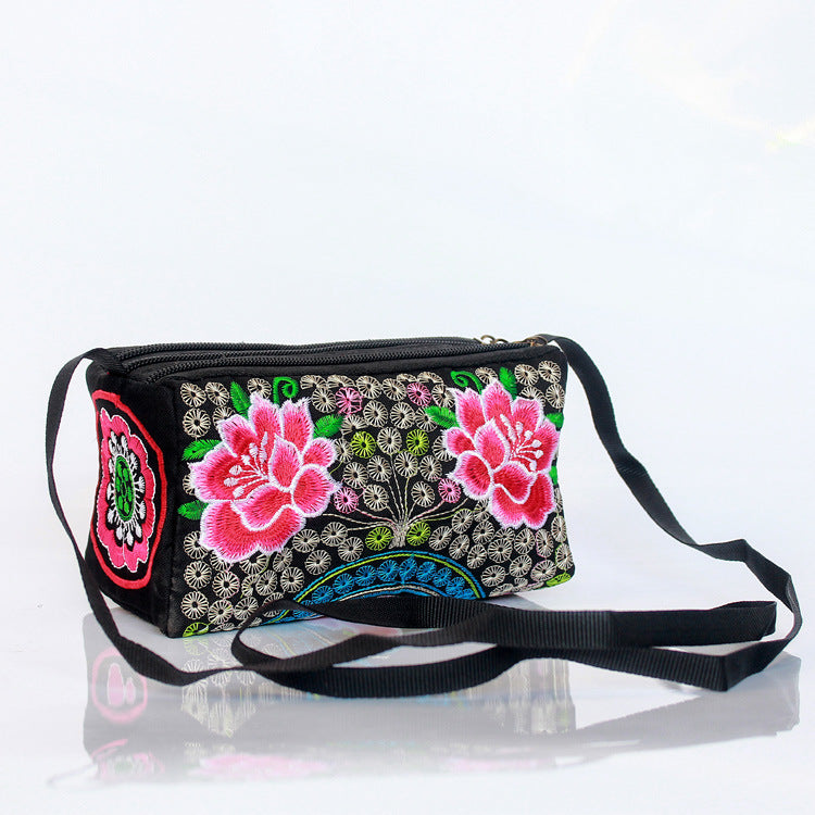 Yunnan Ethnic Embroidery Hand-held Mobile Fashion Coin Purses