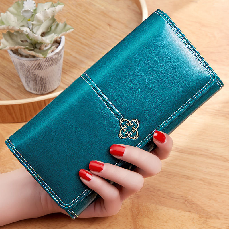 Female Long Retro Oil Waxed Leather Ladies Wallets