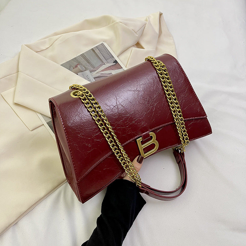 Women's Style Retro Hourglass Early Autumn Chain Textured Clutch Bags