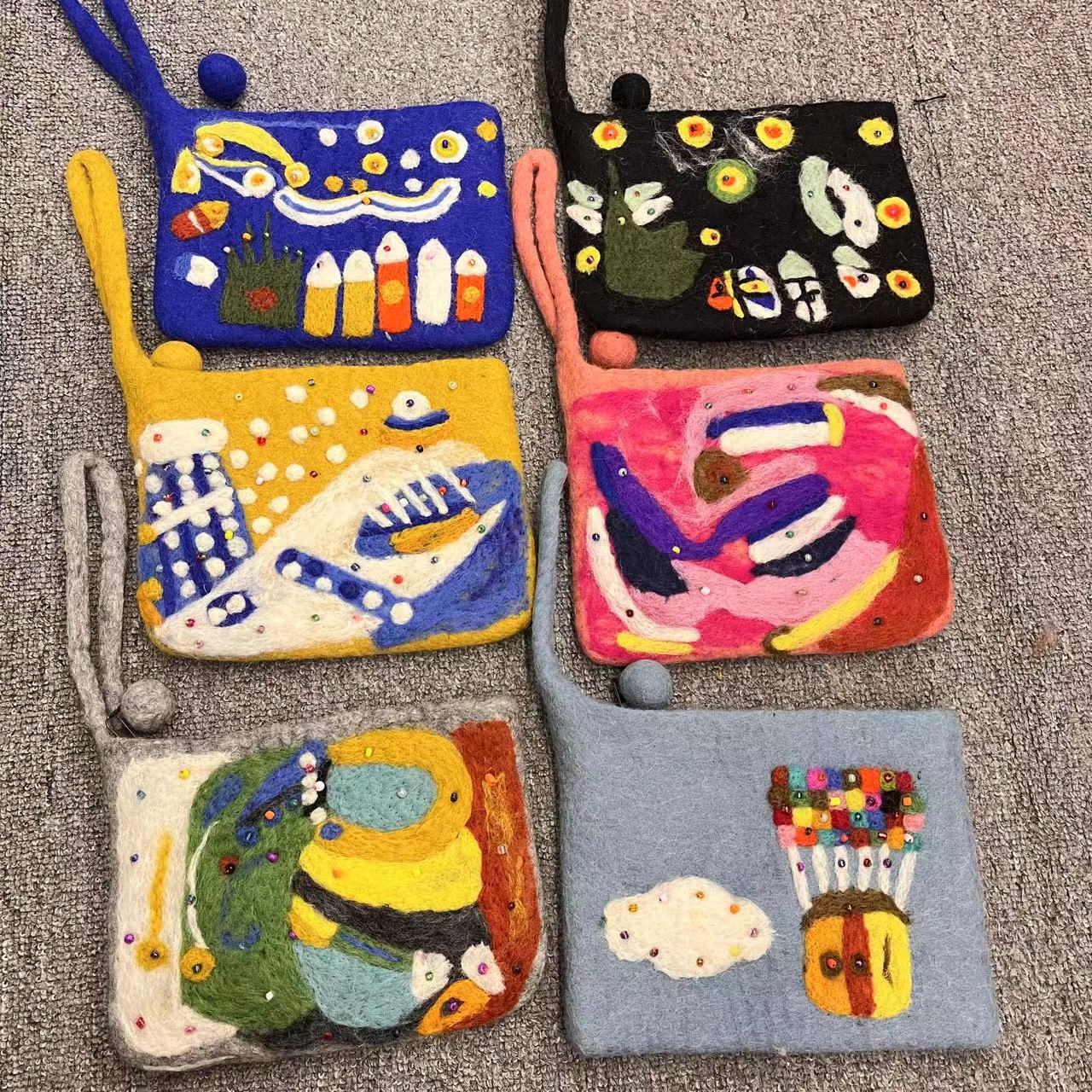 Creative Felt Cute Cartoon Campus Bus Coin Purses