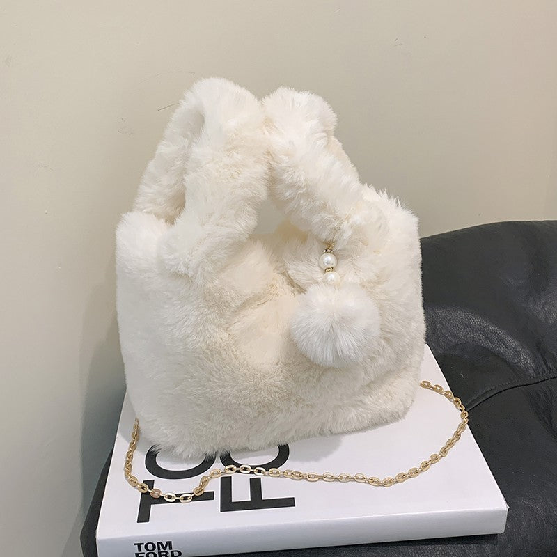 Sacs à bandoulière d'eau portables avec chaîne de mode en peluche pour femmes