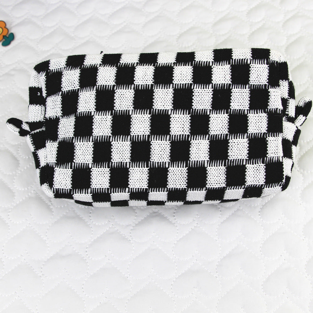 Wind Chessboard Plaid Knitted Contrast Color Wool Large Capacity Cosmetic Bags