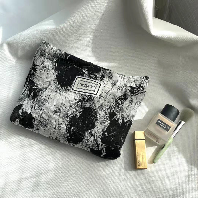 Sacs à cosmétiques de fleur artistique rétro en toile jacquard élégante noire et blanche mignonne