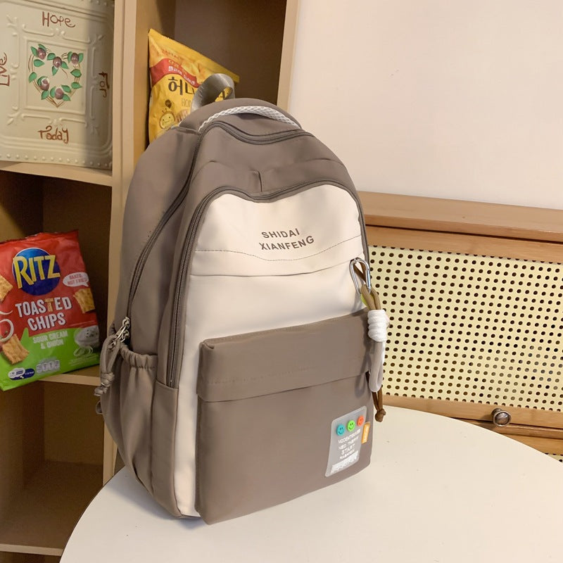 Coréen beaux sacs à dos de couleur primaire du lycée