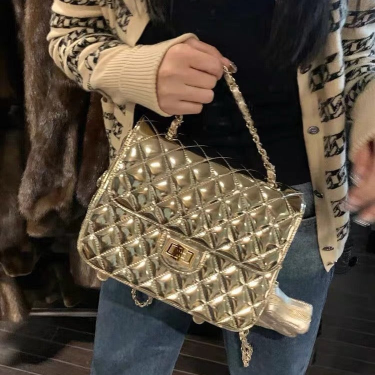 Sacs à dos en cuir verni de style classique avec chaîne en losange