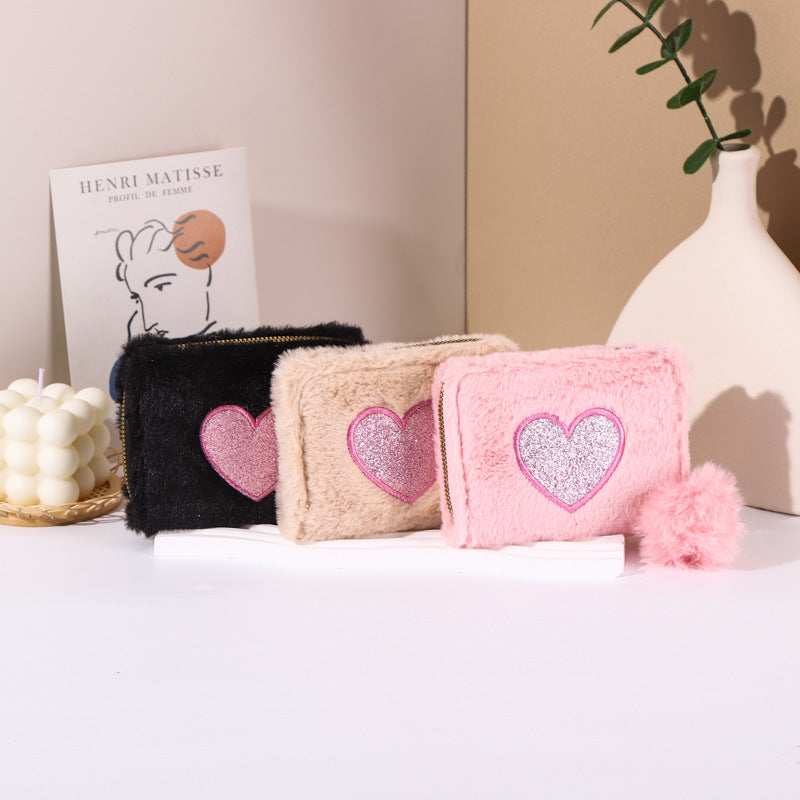 Porte-monnaie à pochette courte brodée en peluche Love