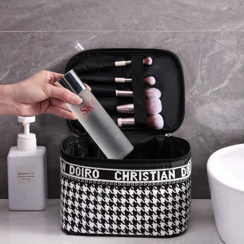 Capacity Fashion Lettered Make-up Waterproof Portable Cosmetic Bags