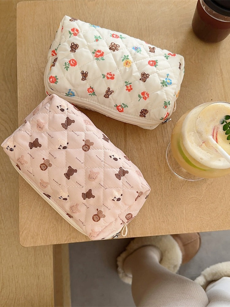 Fresh Quilted Portable Large Capacity Cute Storage Cosmetic Bags