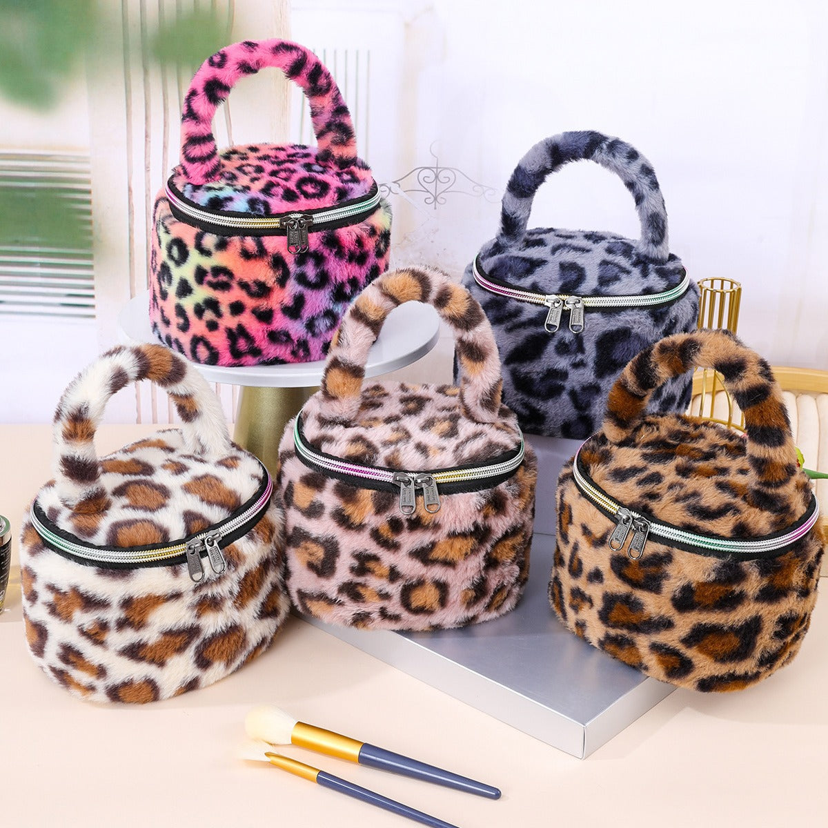 Large Capacity Portable Leopard Print Good-looking Cosmetic Bags