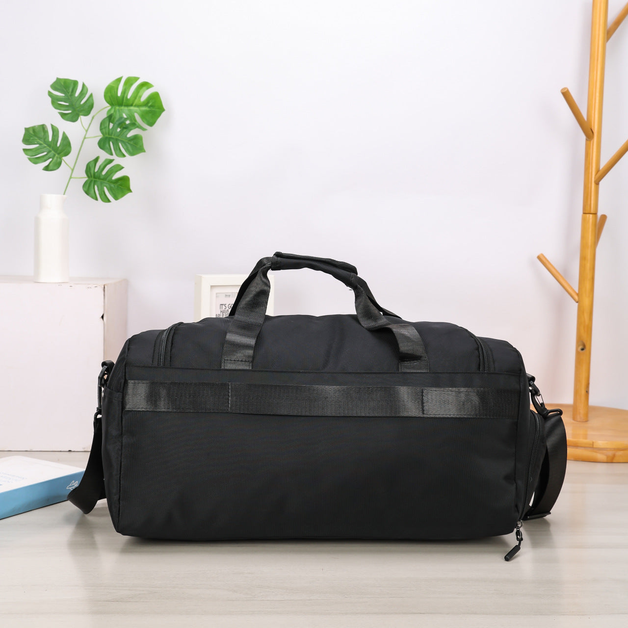 Portable Large Capacity Lightweight Waterproof Exquisite Travel Bags