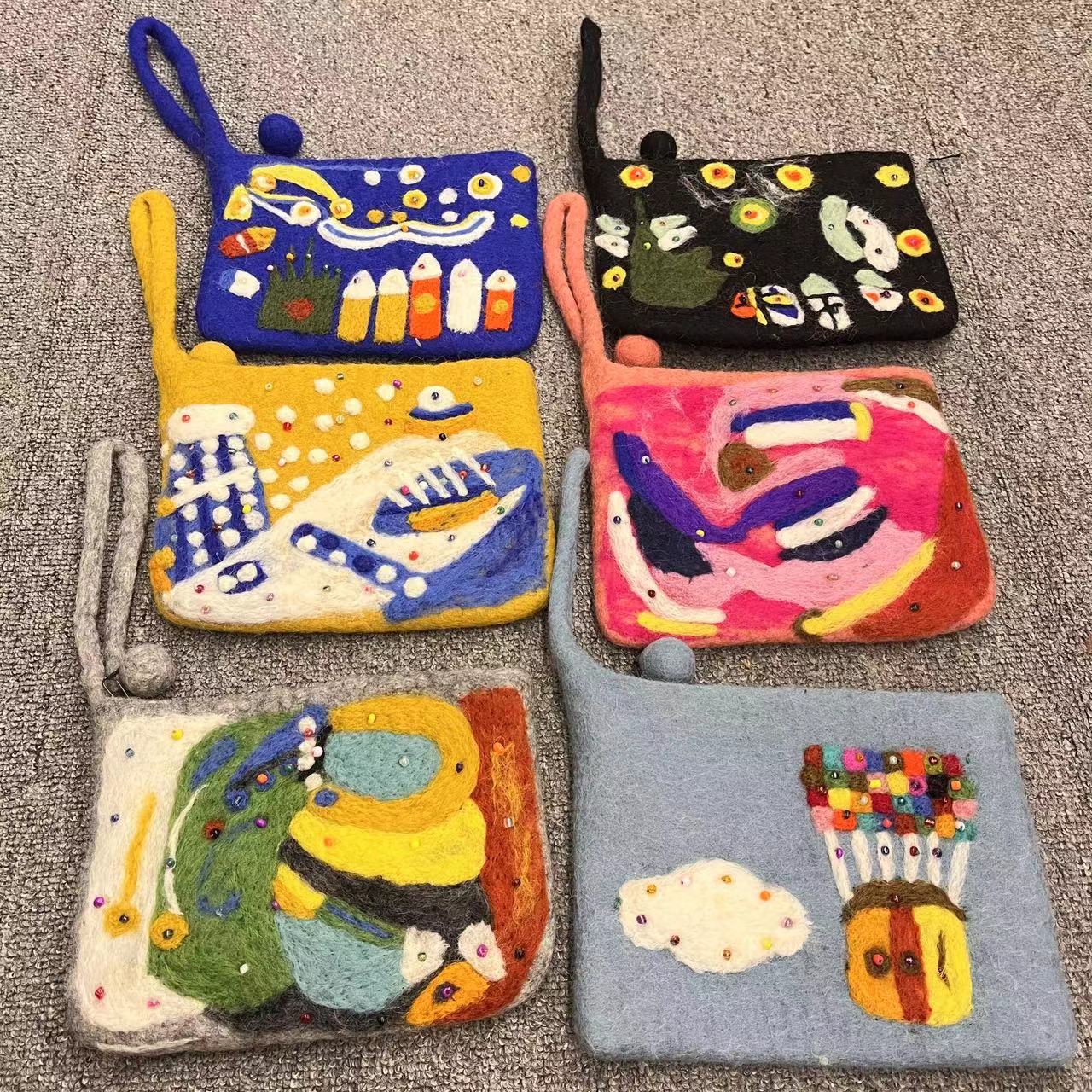 Creative Felt Cute Cartoon Campus Bus Coin Purses